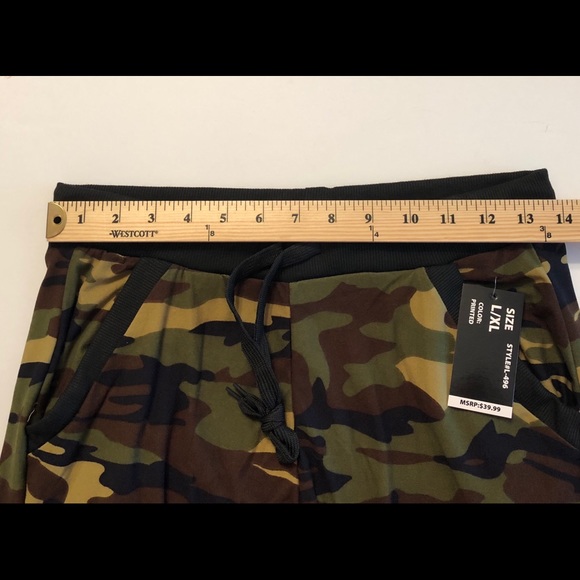 ⬇️2️⃣5️⃣Camo Capri Pants  L/XL. NWT - Picture 5 of 6